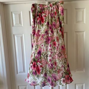 Roz & Ali (Dress Barn) lined, sheer floral skirt